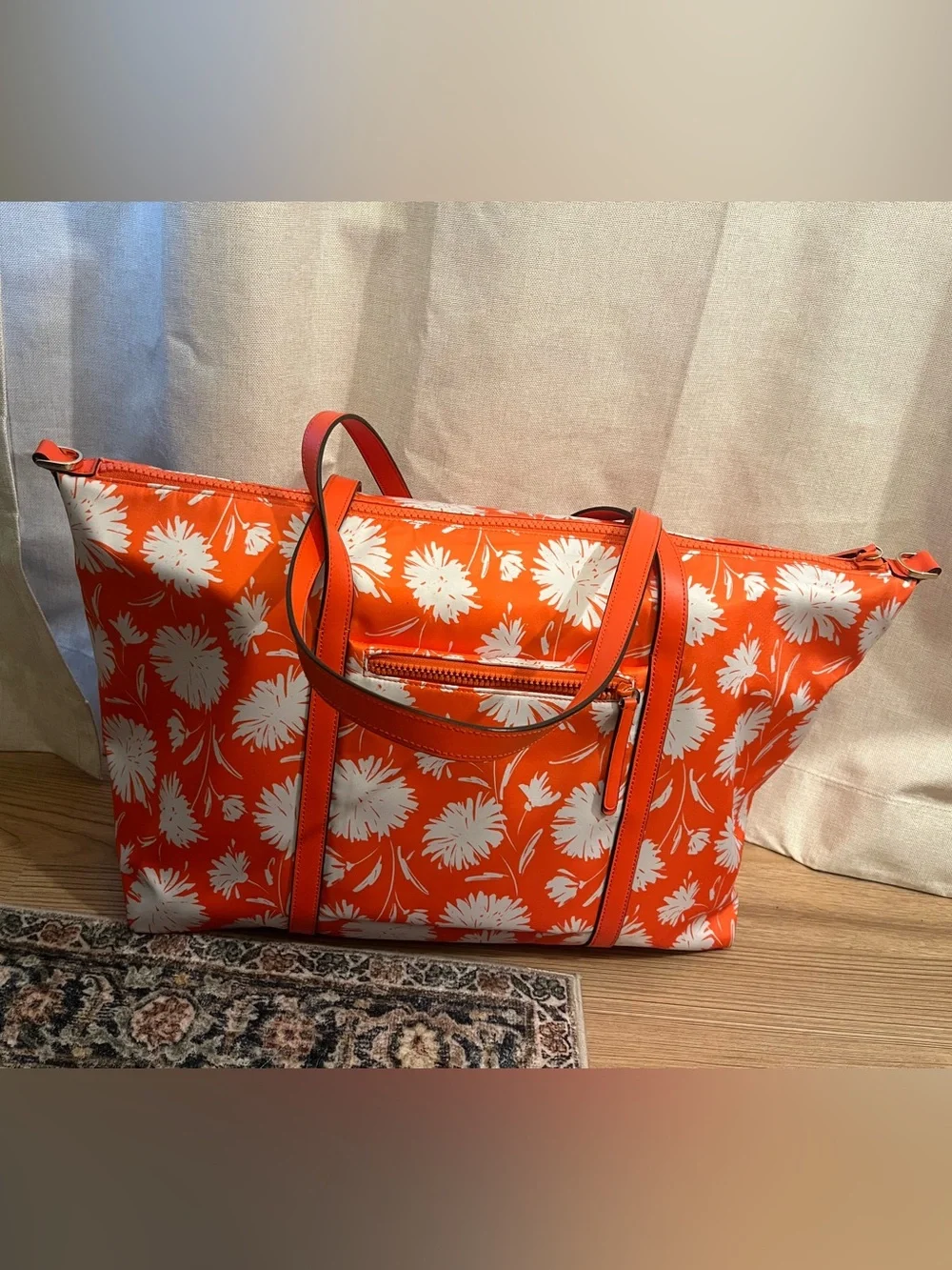 kate Spade Orange and White Daisy Print Weekender - Picture 2 of 3